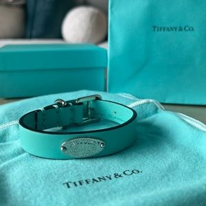 AUTHENTIC: Tiffany Co. XS Tiffany Blue Leather Dog Collar